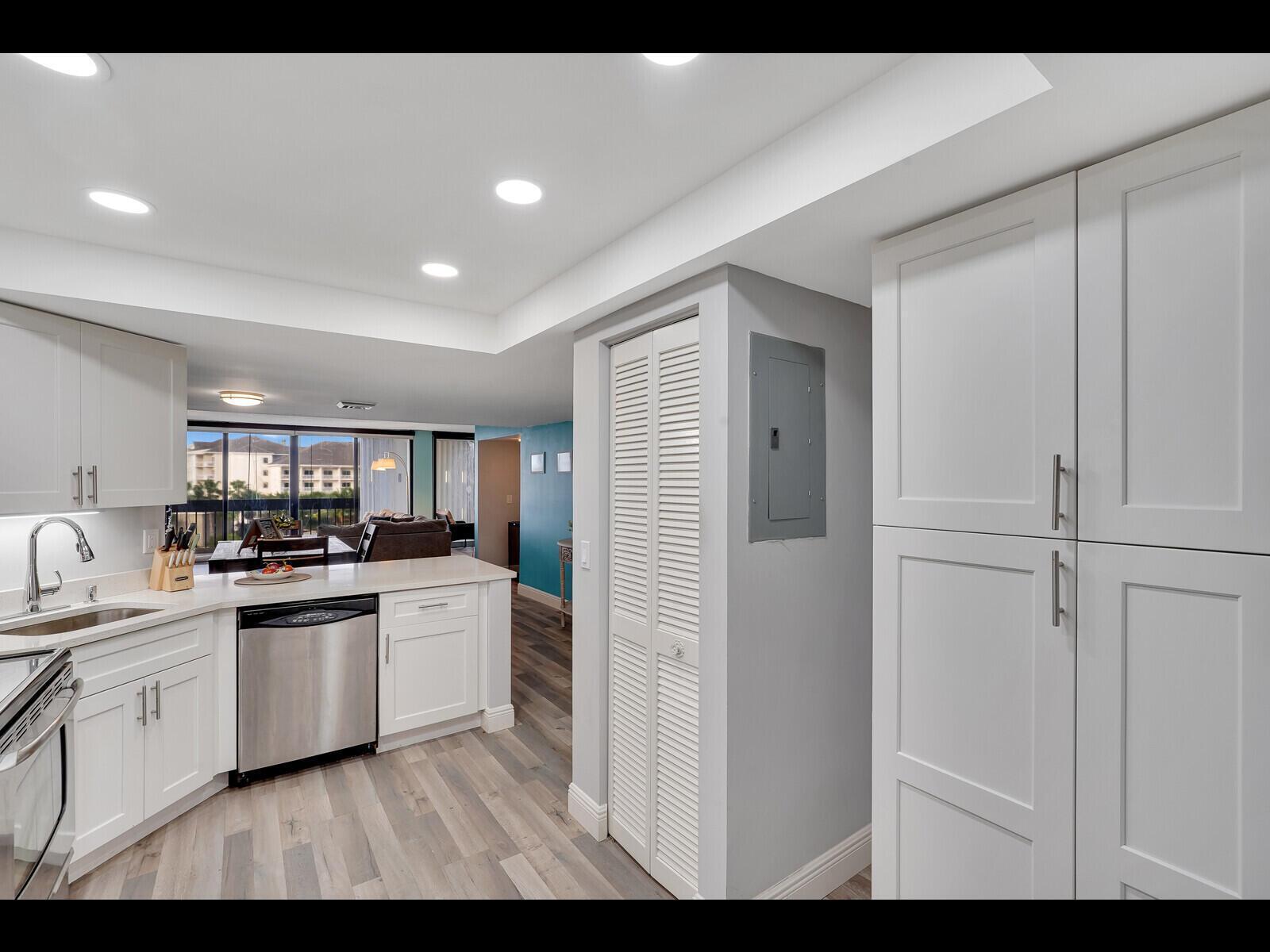 2400 Presidential Way # 401, West Palm Beach FL 33401 photo 5