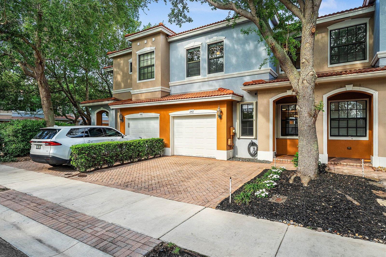 242 E Chrystie Circle, Delray Beach FL 33484 photo 2