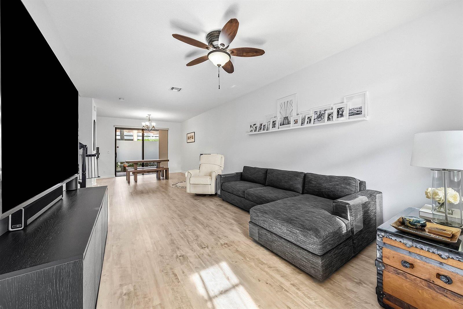242 E Chrystie Circle, Delray Beach FL 33484 photo 5