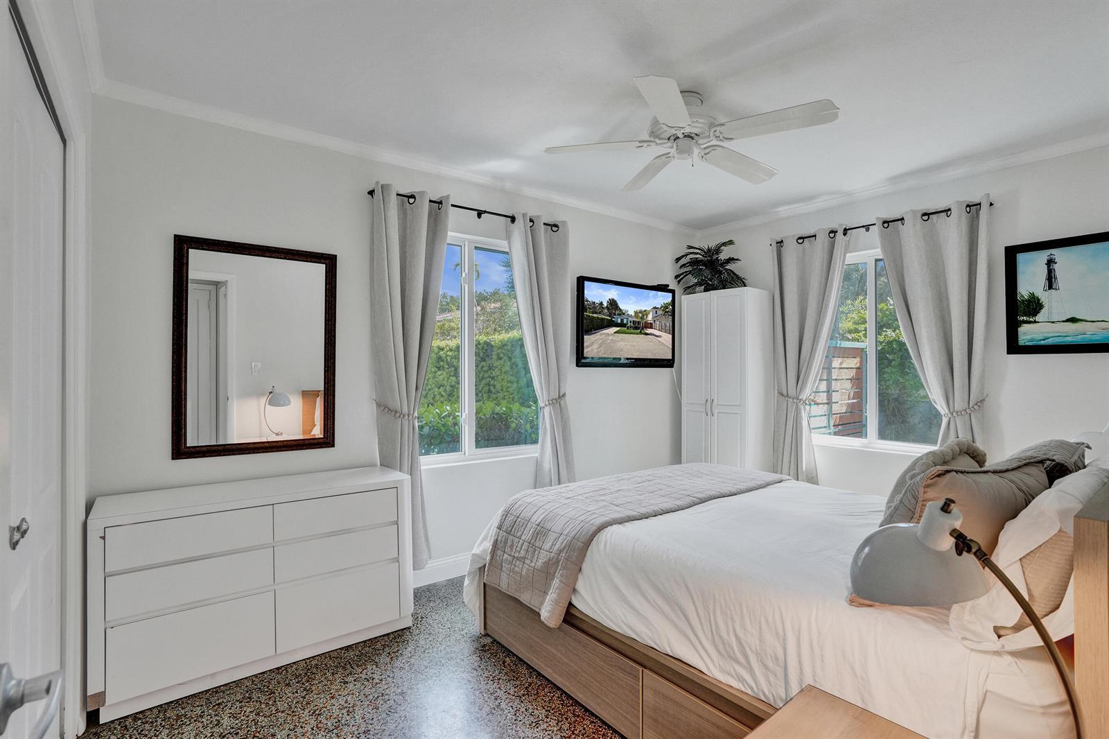 846 SW 11th Court, Fort Lauderdale FL 33315 photo 4
