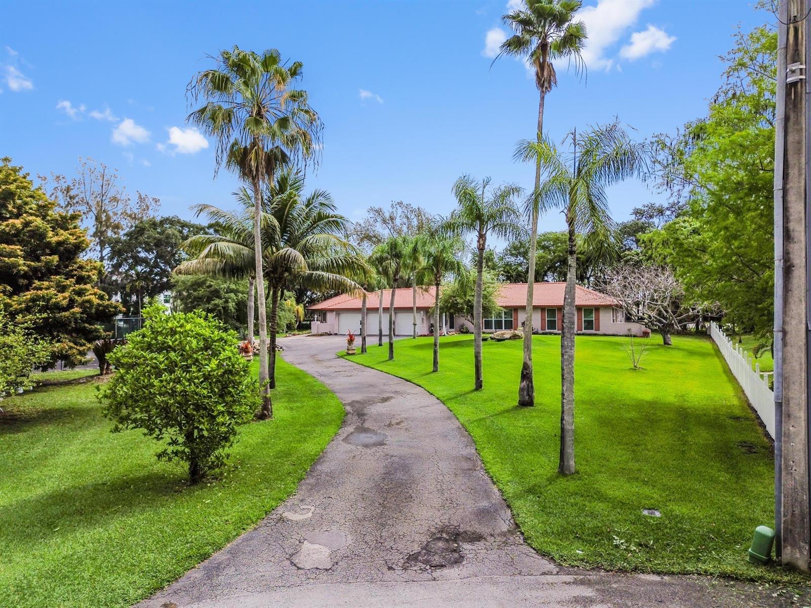 9351 NW 44th Place, Coral Springs FL 33065 photo 4