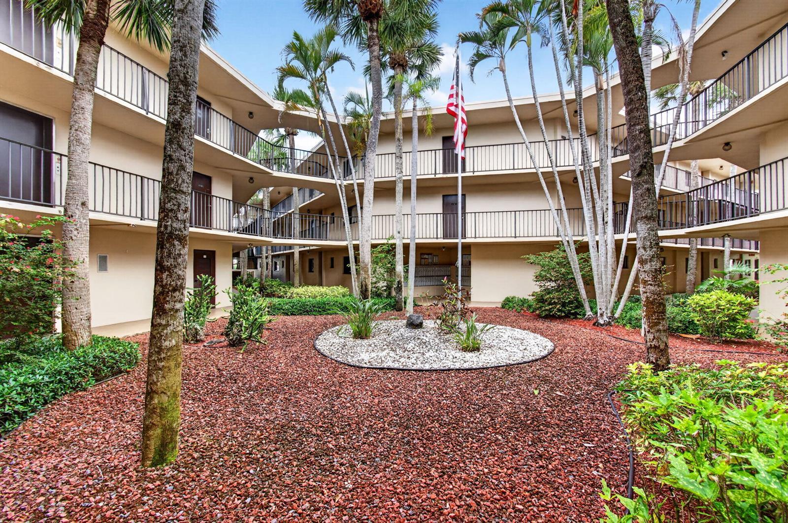 5280 Las Verdes Circle # 112, Delray Beach FL 33484 photo 2