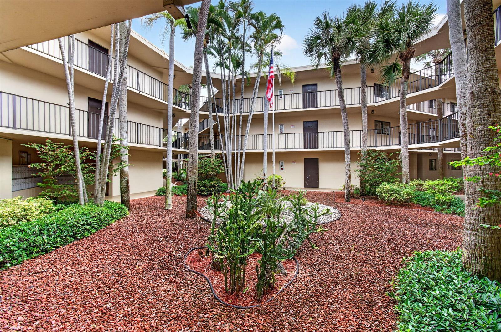 5280 Las Verdes Circle # 112, Delray Beach FL 33484 photo 3