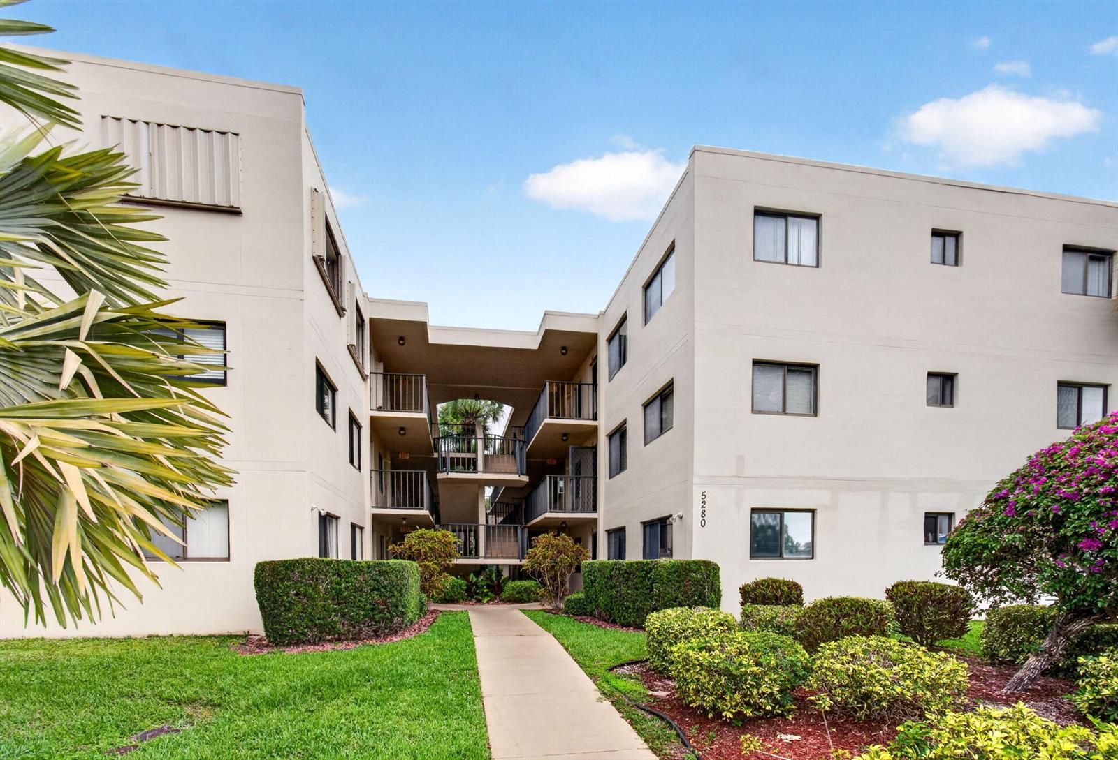 5280 Las Verdes Circle # 112, Delray Beach FL 33484