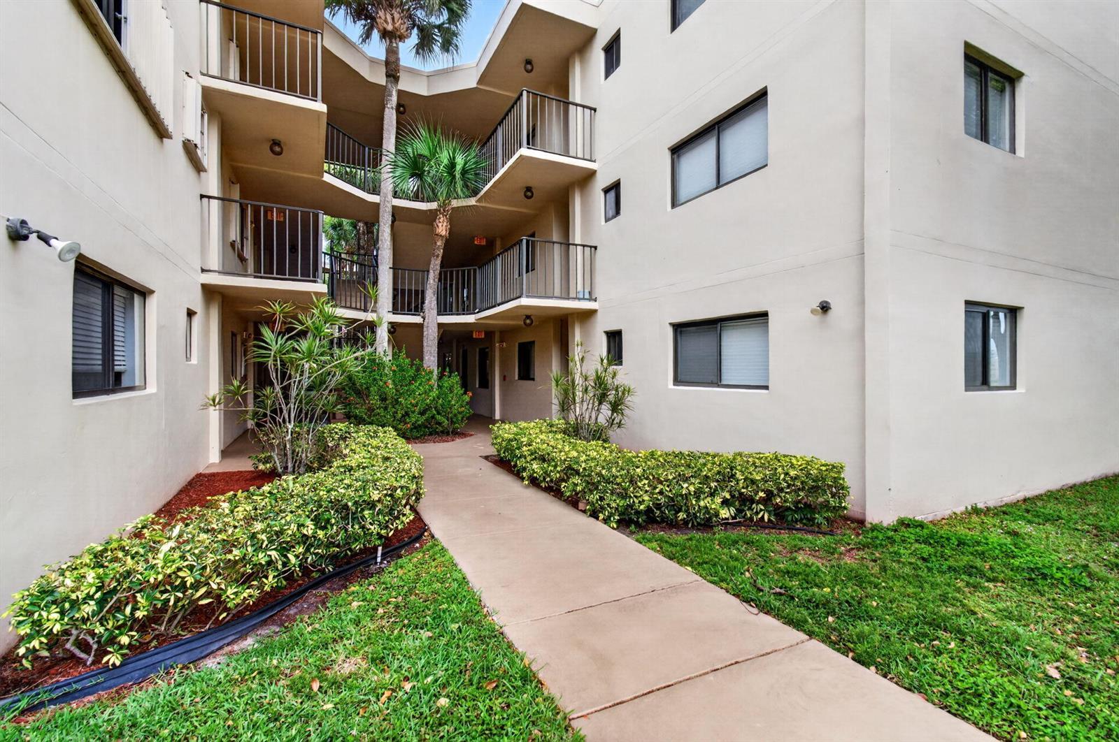 5280 Las Verdes Circle # 112, Delray Beach FL 33484 photo 4