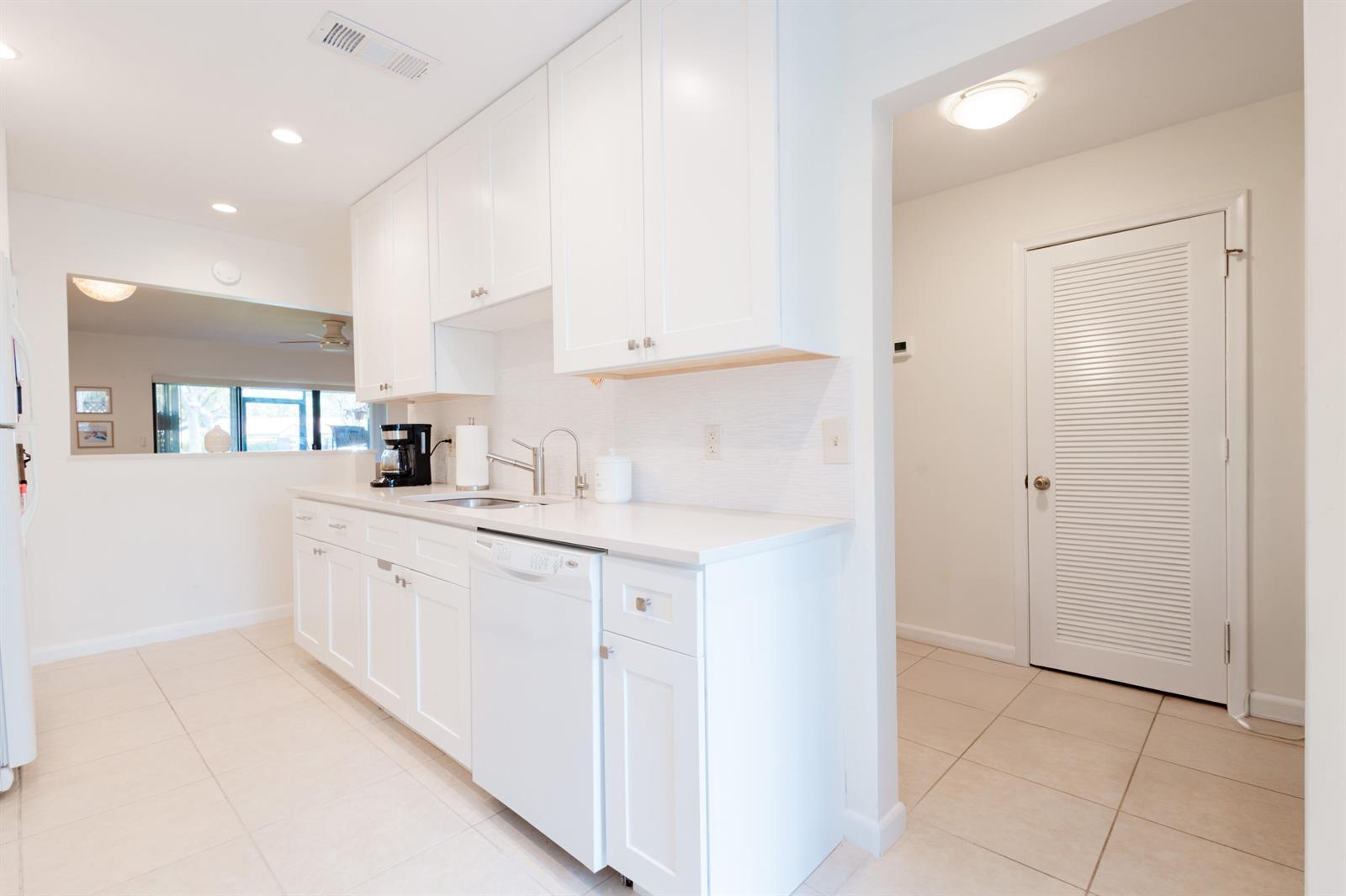 21820 Cypress Circle # 25d, Boca Raton FL 33433 photo 5