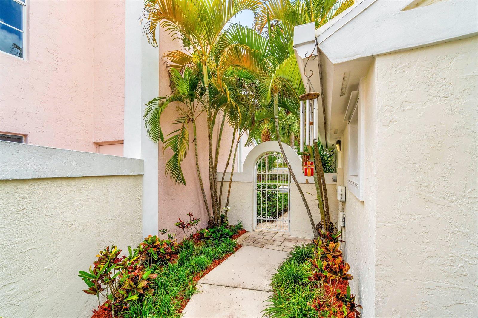 25 Wyndham Lane, Palm Beach Gardens FL 33418 photo 4