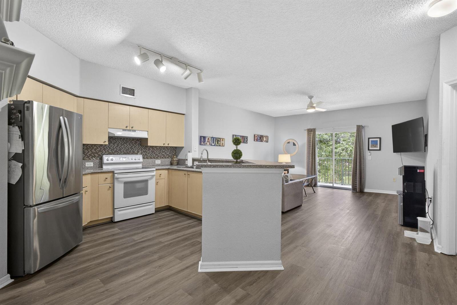 310 Crestwood Circle # 208, Royal Palm Beach FL 33411 photo 4