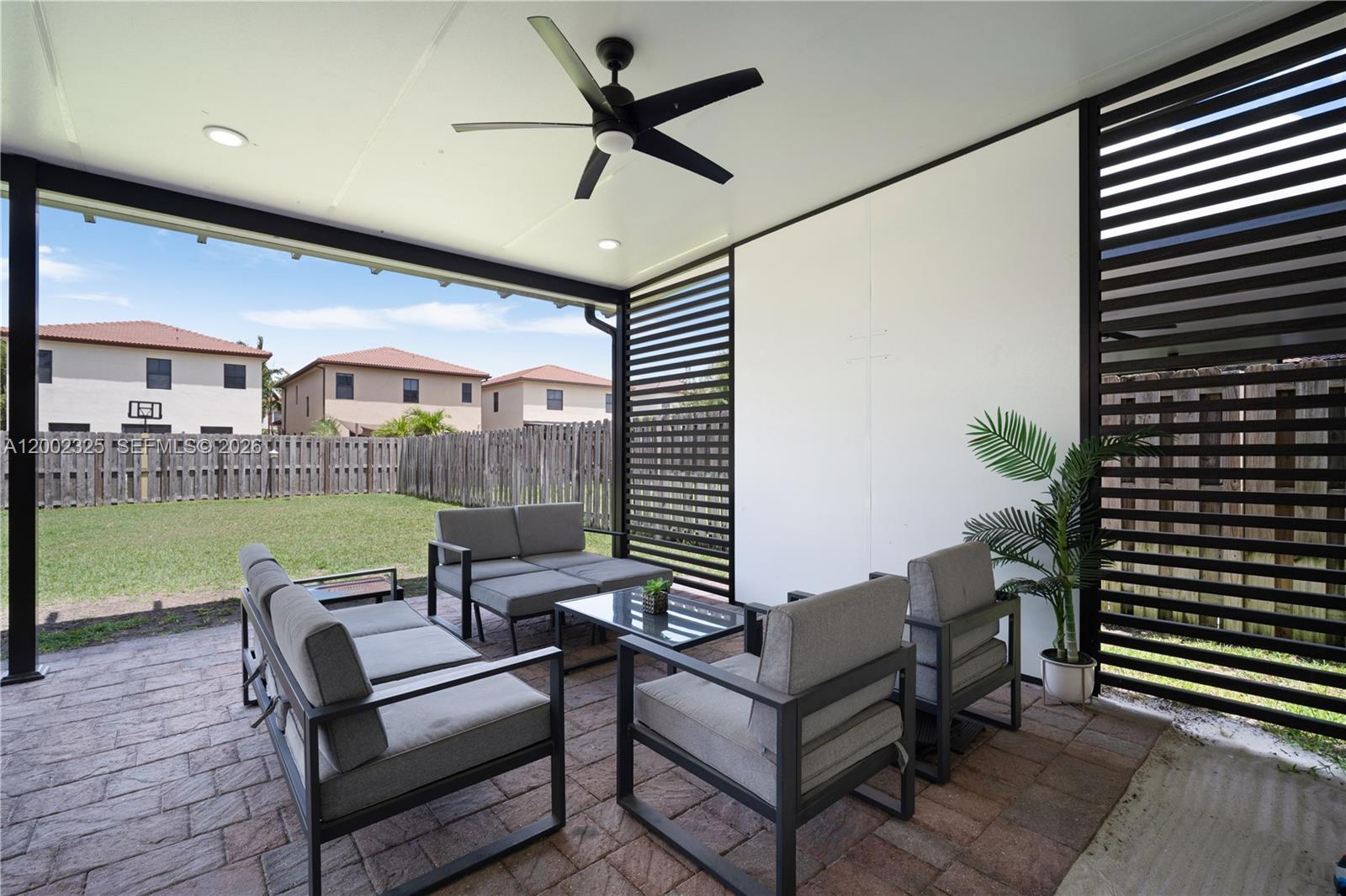 10045 NW 86th Ter, Doral FL 33178 photo 3
