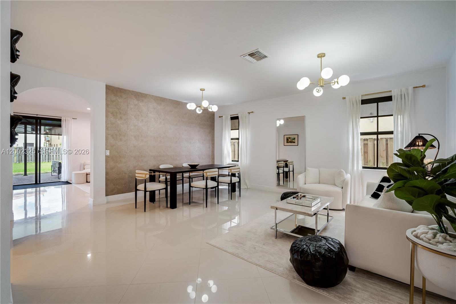 10045 NW 86th Ter, Doral FL 33178 photo 4