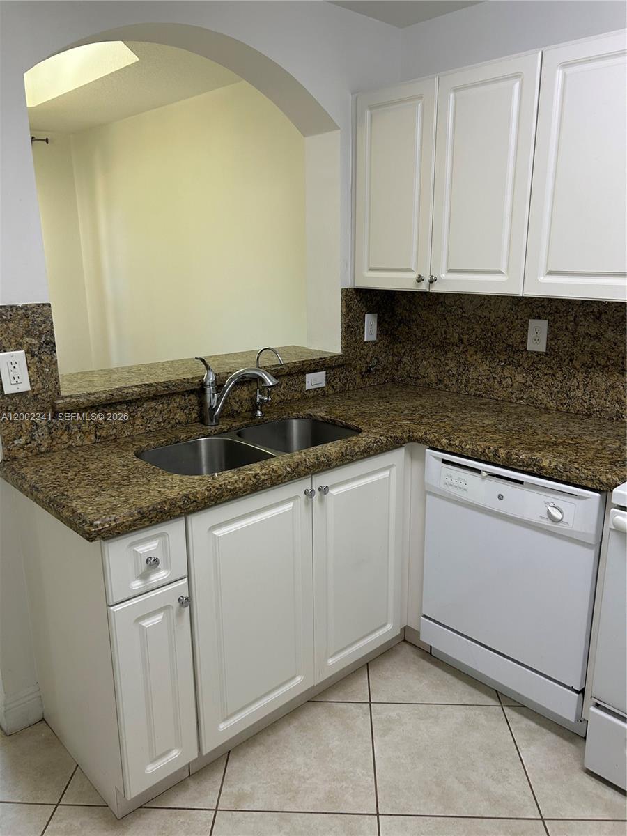 915 SW 143rd Ter # 2008, Pembroke Pines FL 33027 photo 4