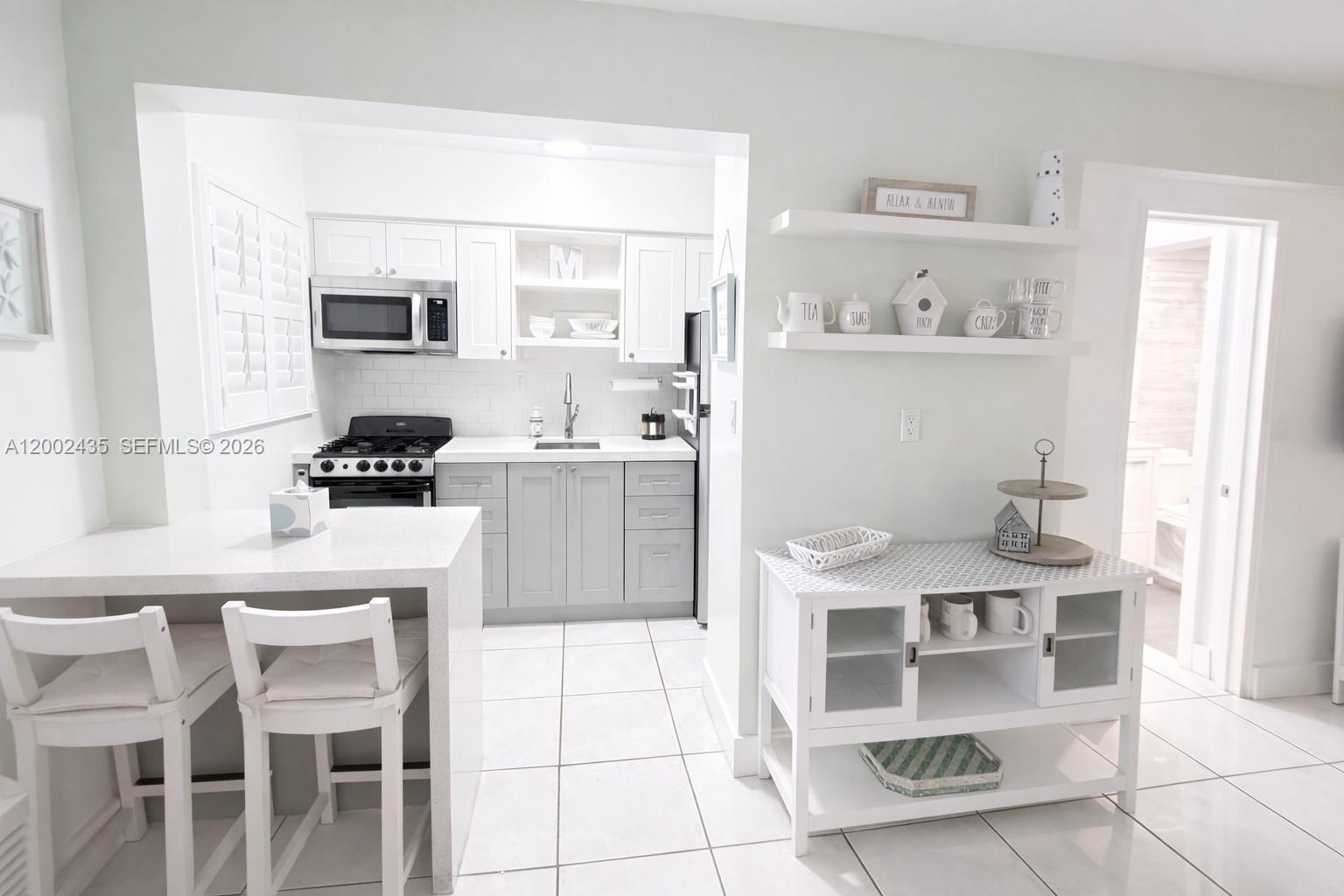 321 Wilson St # A105, Hollywood FL 33019 photo 4
