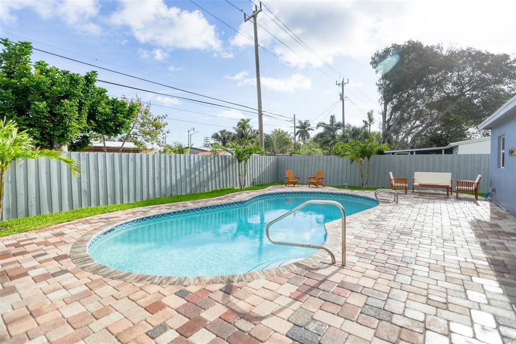 1437 NE 25th Street, Pompano Beach FL 33064 photo 2