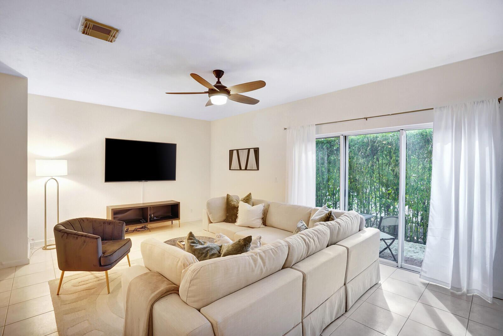 13428 Georgian Court, Wellington FL 33414 photo 5