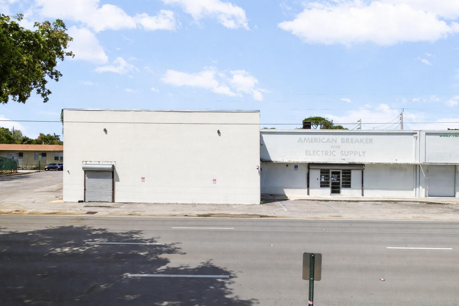 1800 N Dixie Highway, Hollywood FL 33020
