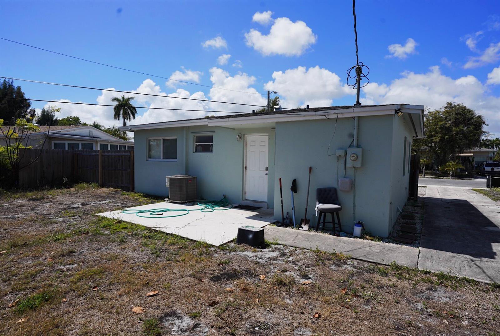 1418 S H Street, FL 33460 photo 5