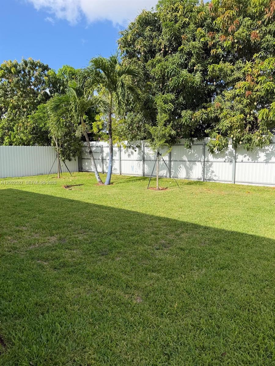 831 SE 9th Ave, Hialeah FL 33010 photo 3