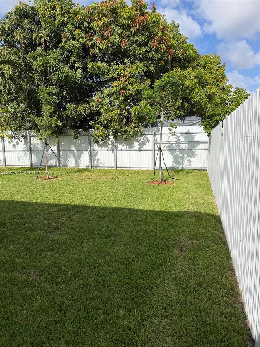 831 SE 9th Ave, Hialeah FL 33010 photo 4