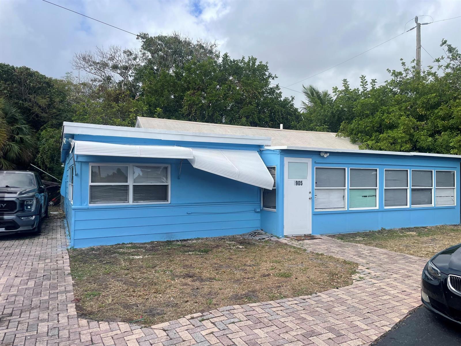 1905 Florida Street, FL 33460 photo 2