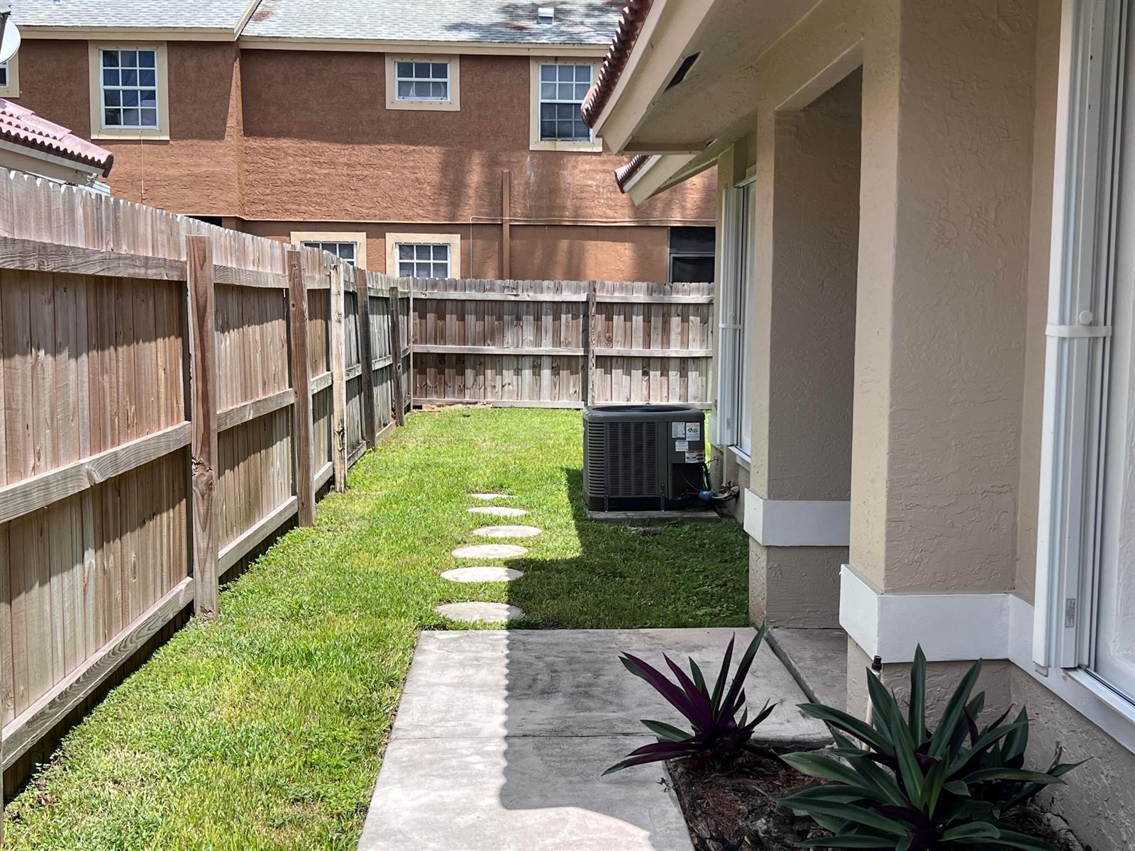1598 Hawthorne Place, Wellington FL 33414 photo 3