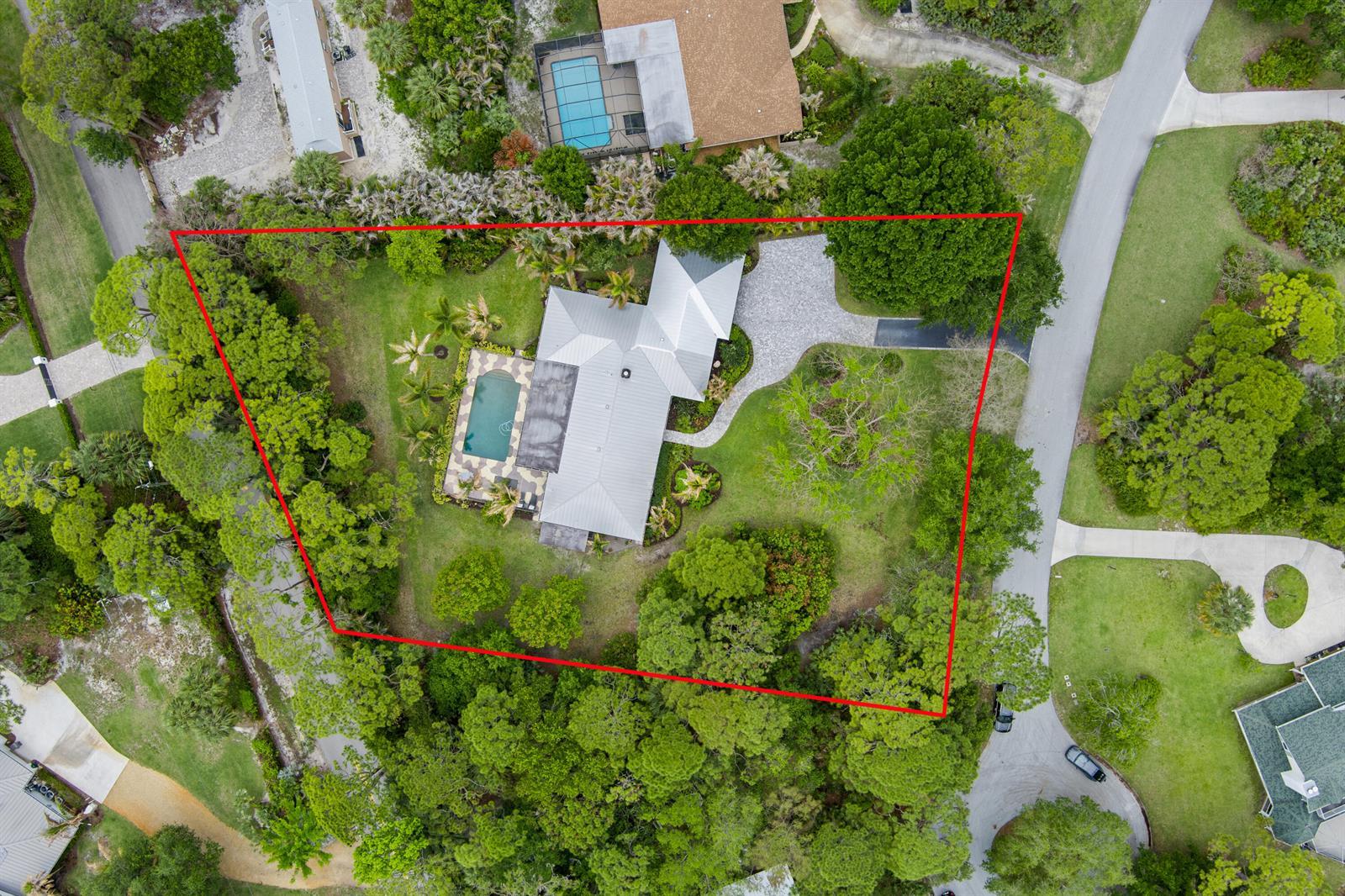 19785 Castlewood Drive, Jupiter FL 33458 photo 2