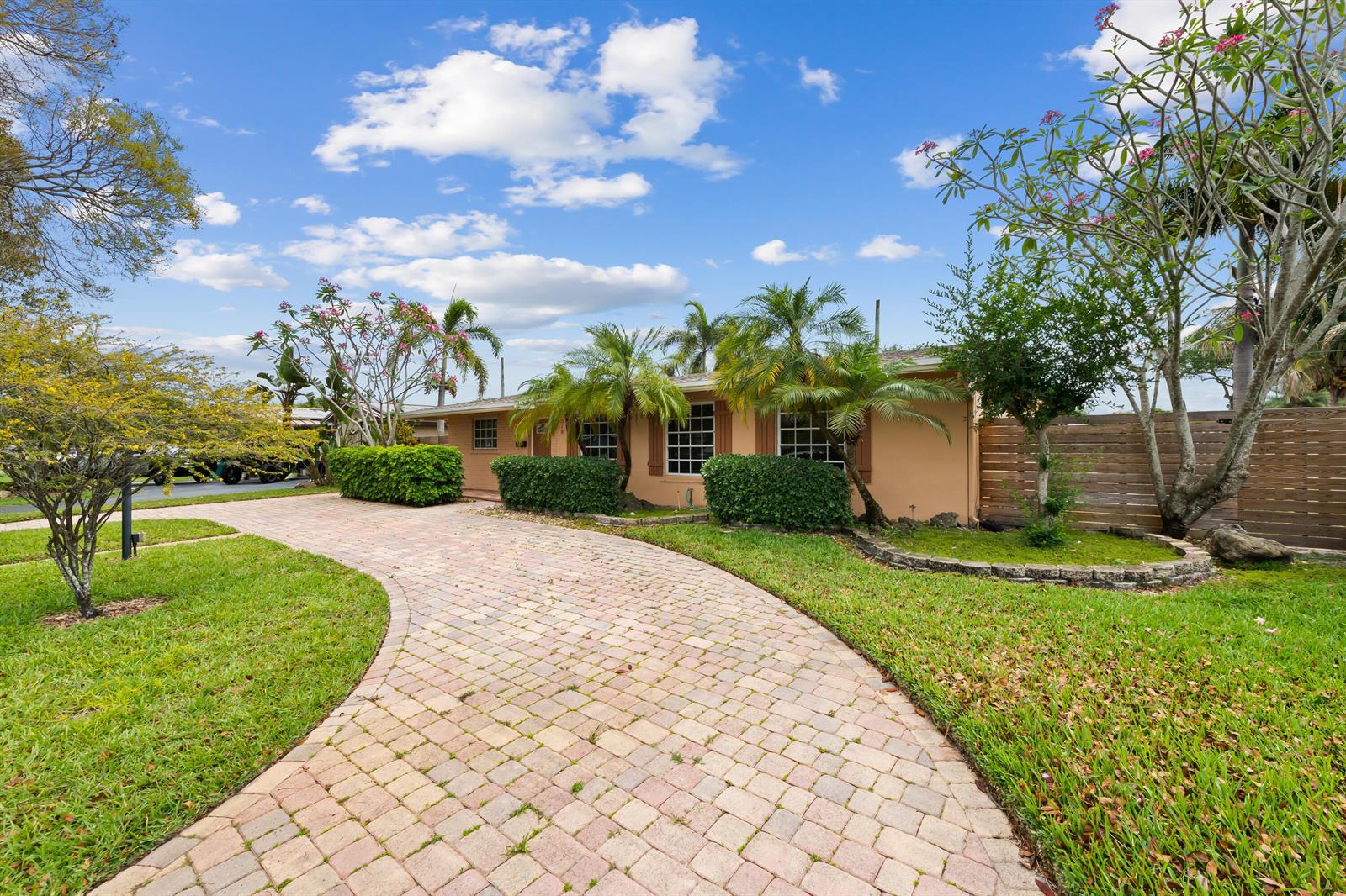 5018 SW 91st Terrace, Cooper City FL 33328 photo 3