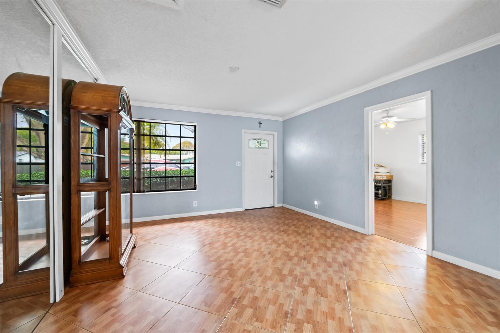 5018 SW 91st Terrace, Cooper City FL 33328 photo 4