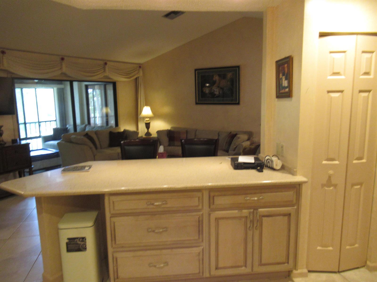 4 Lexington Lane E # F, Palm Beach Gardens FL 33418 photo 2