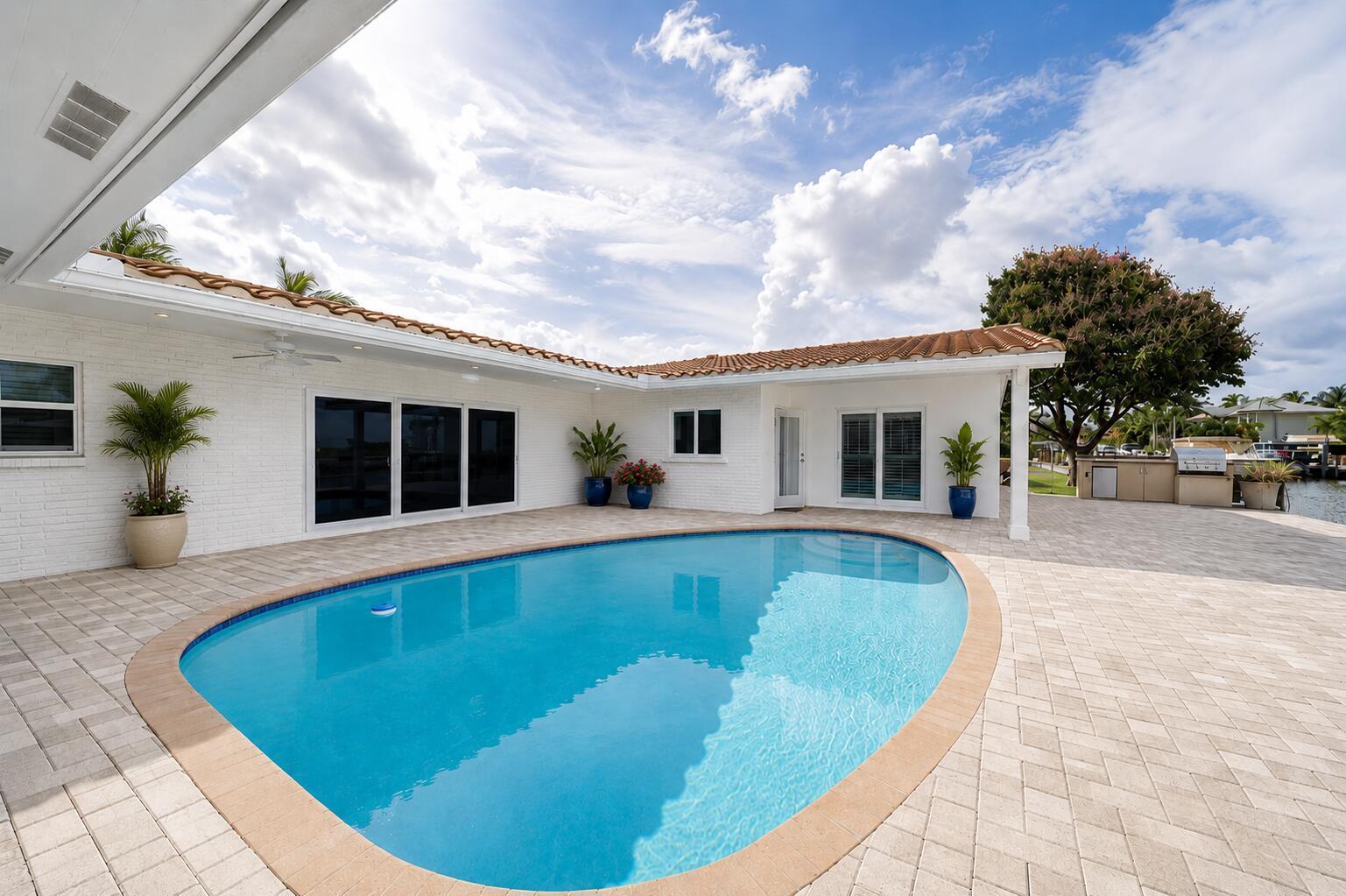 2401 SE 8TH Court, Pompano Beach FL 33062 photo 3