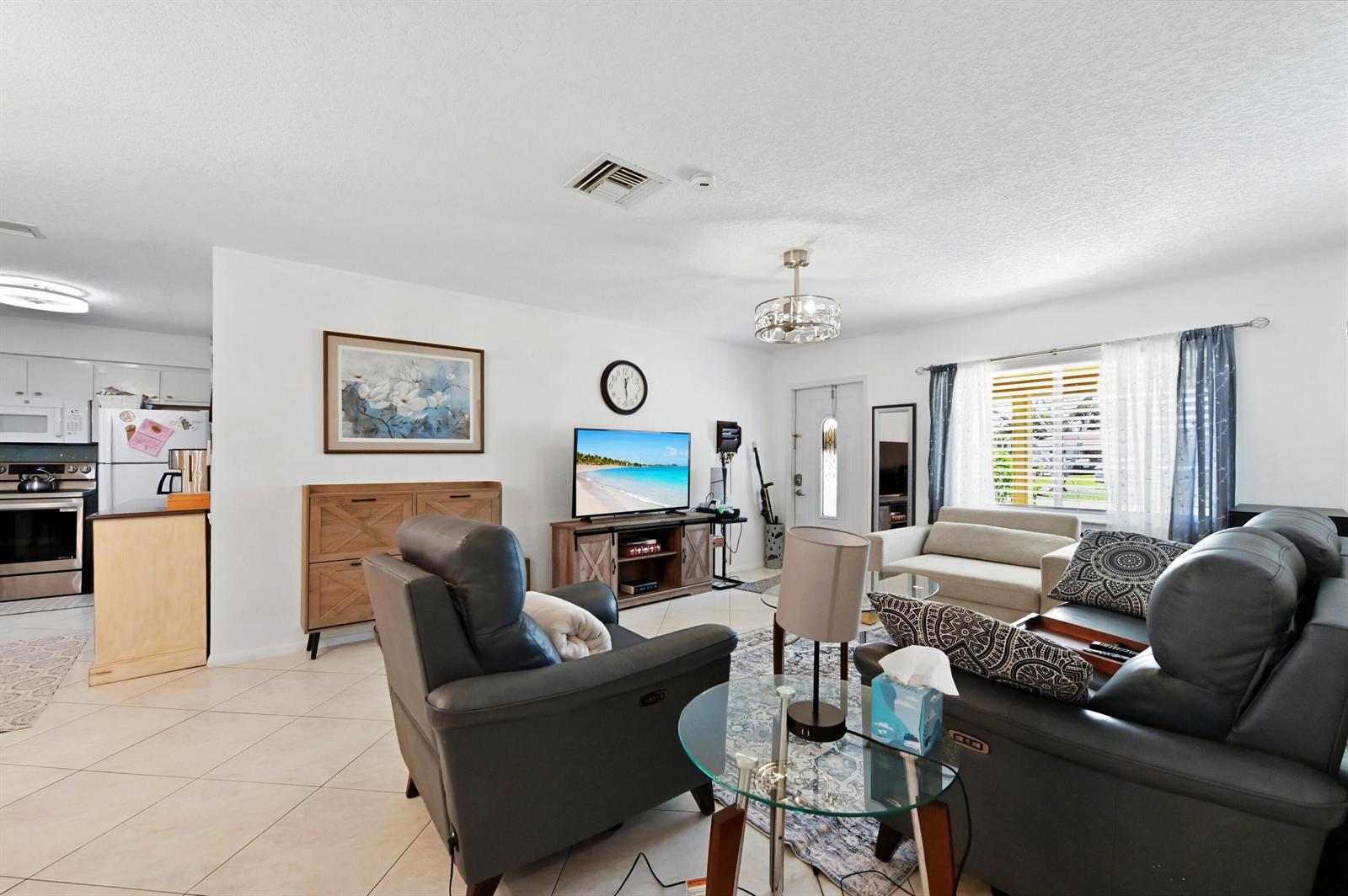 7207 NW 92nd Avenue, Tamarac FL 33321 photo 4