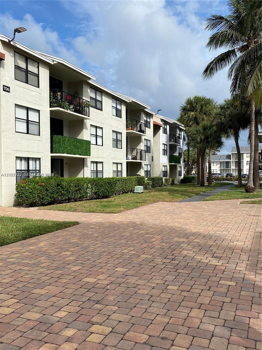 700 Executive # 13, West Palm Beach FL 33401