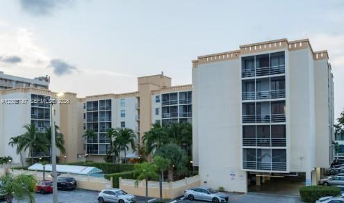 2935 NE 163rd St # 4Q, North Miami Beach FL 33160 photo 2