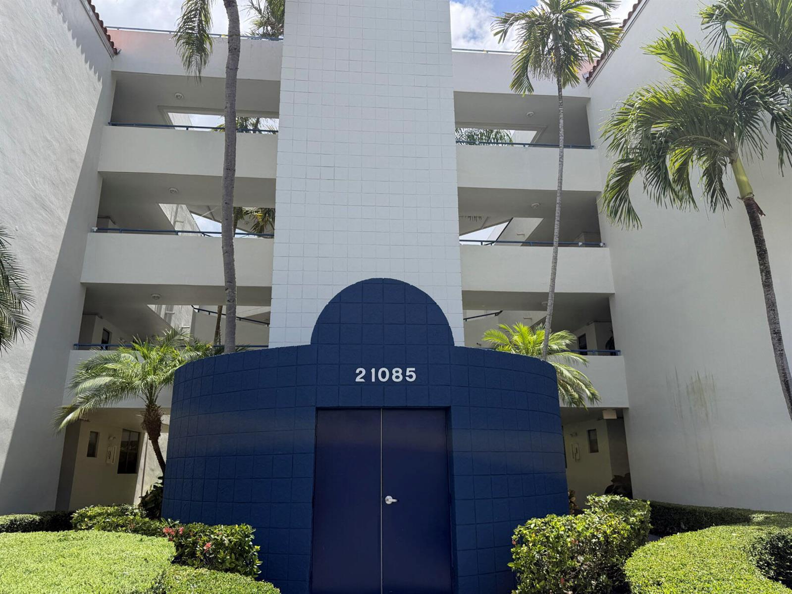 21085 NE 34th Avenue # 1, Aventura FL 33180 photo 2