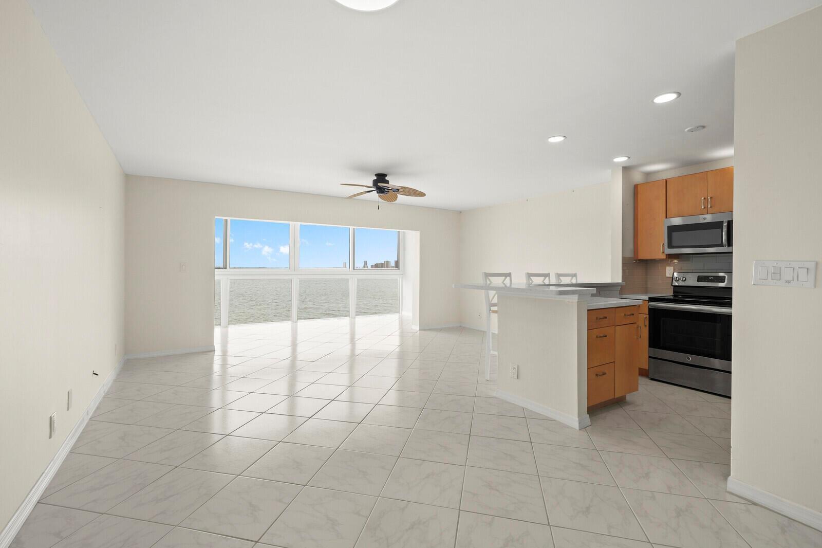 400 Wilma Circle # 207, Riviera Beach FL 33404 photo 5