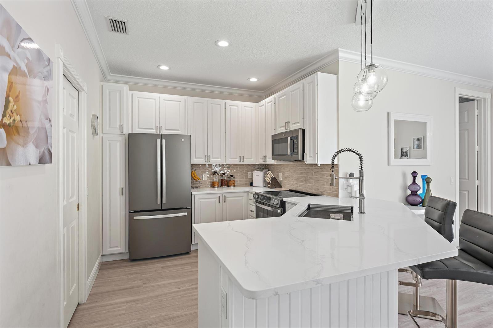 166 Honeysuckle Drive, Jupiter FL 33458 photo 4