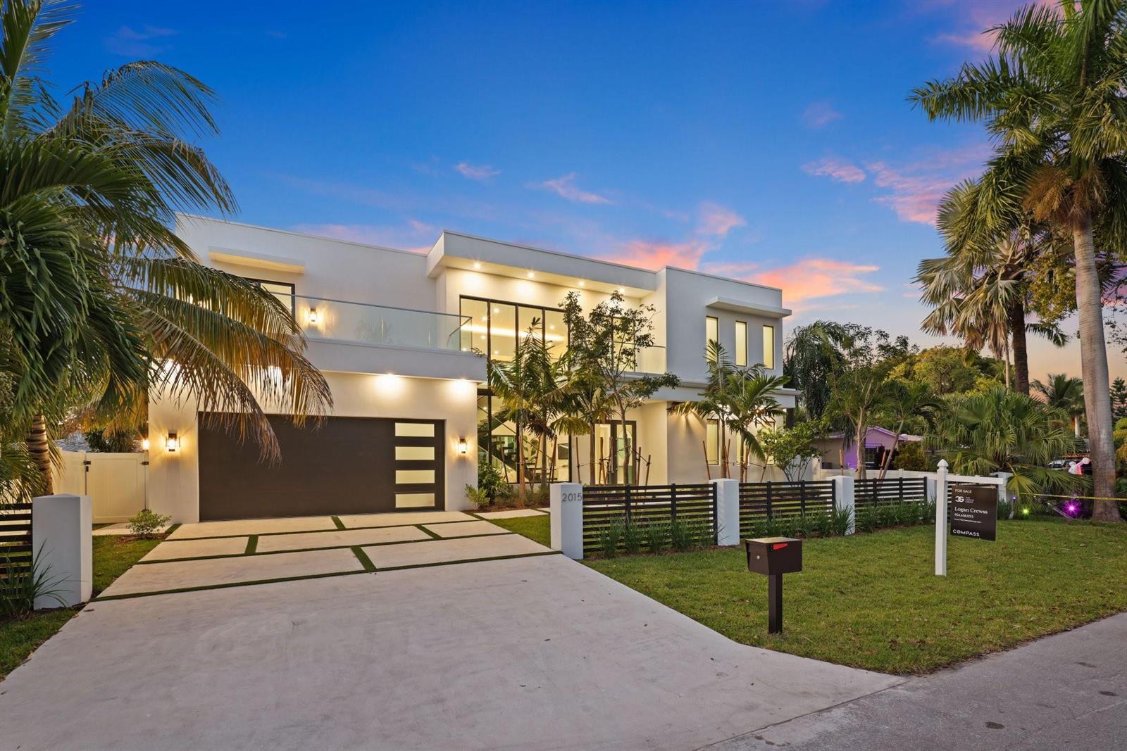 2015 NE 4th Avenue, Wilton Manors FL 33305 photo 2