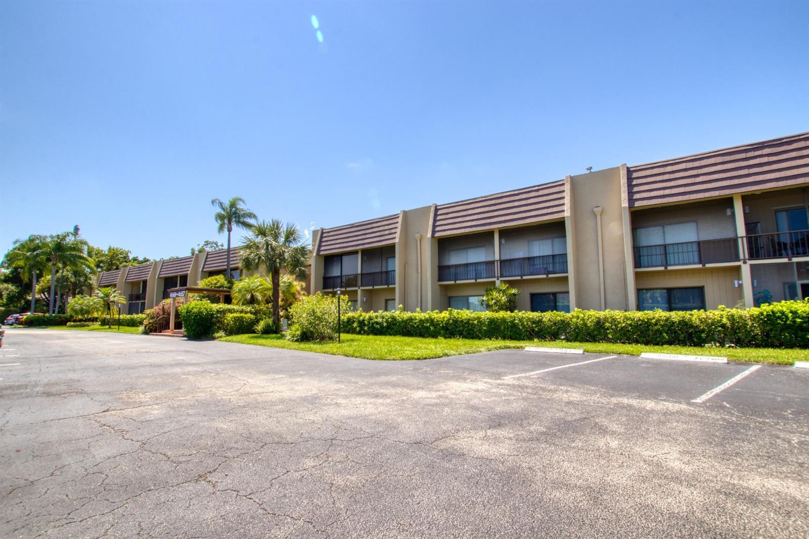 4657 Fountains Drive S # 206, FL 33467