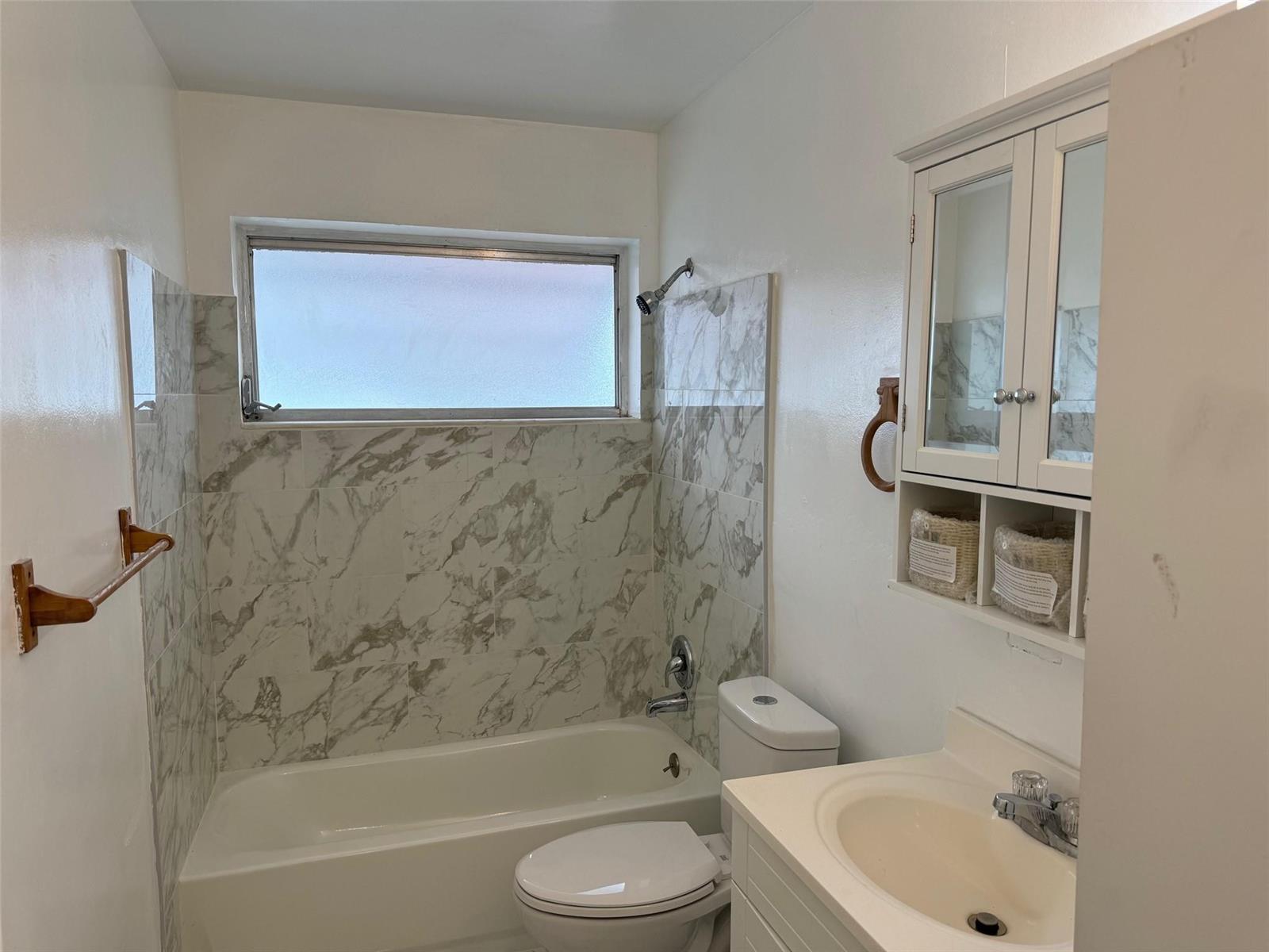 4564 NW 16th Avenue, Tamarac FL 33309 photo 4