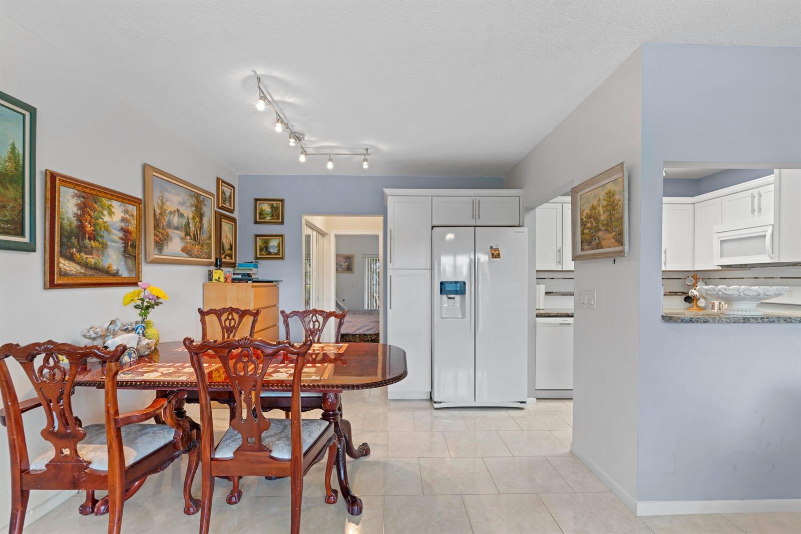 279 Coventry L, West Palm Beach FL 33417 photo 4
