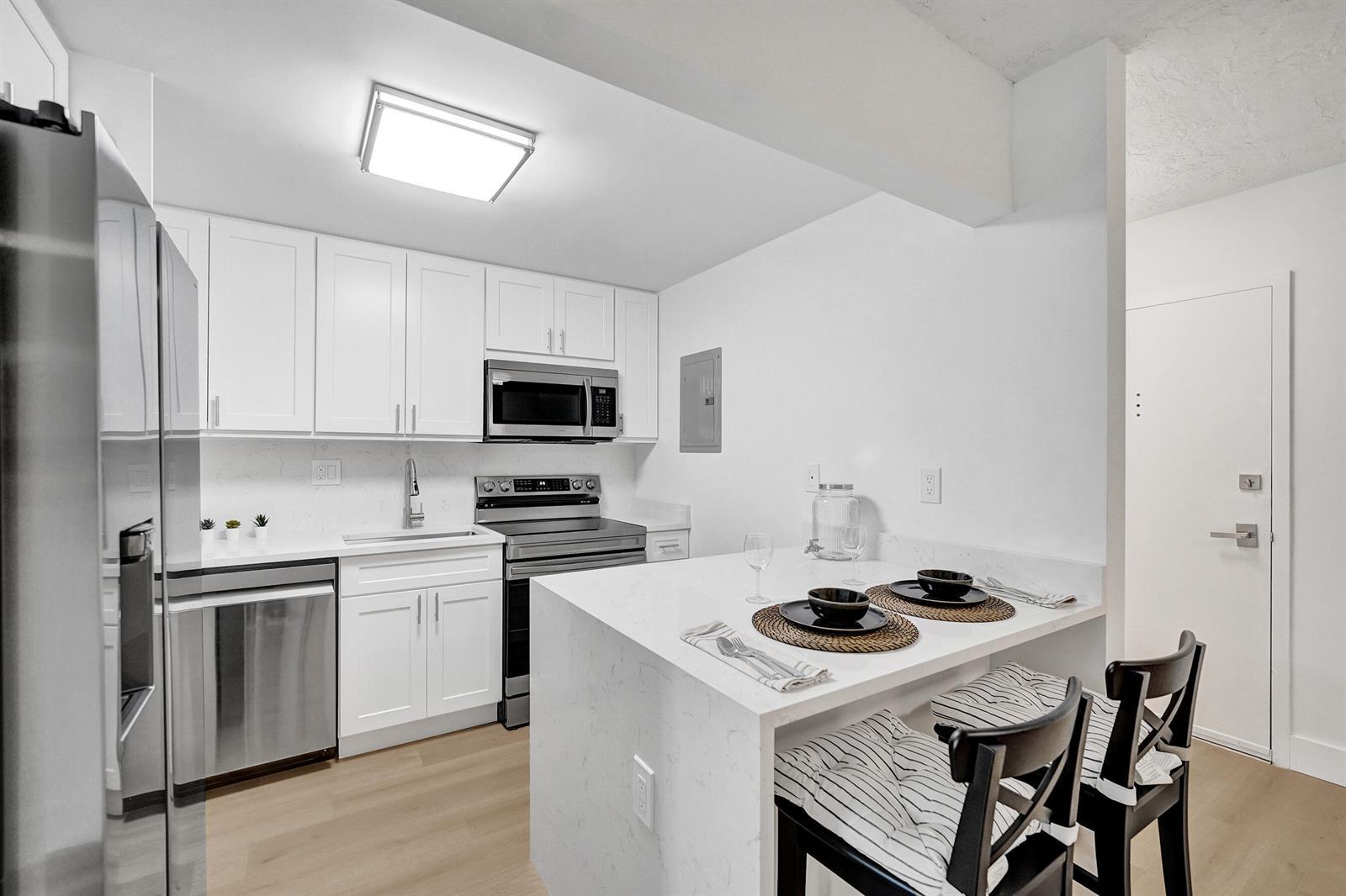 7300 NW 17th Street # 305, Plantation FL 33313