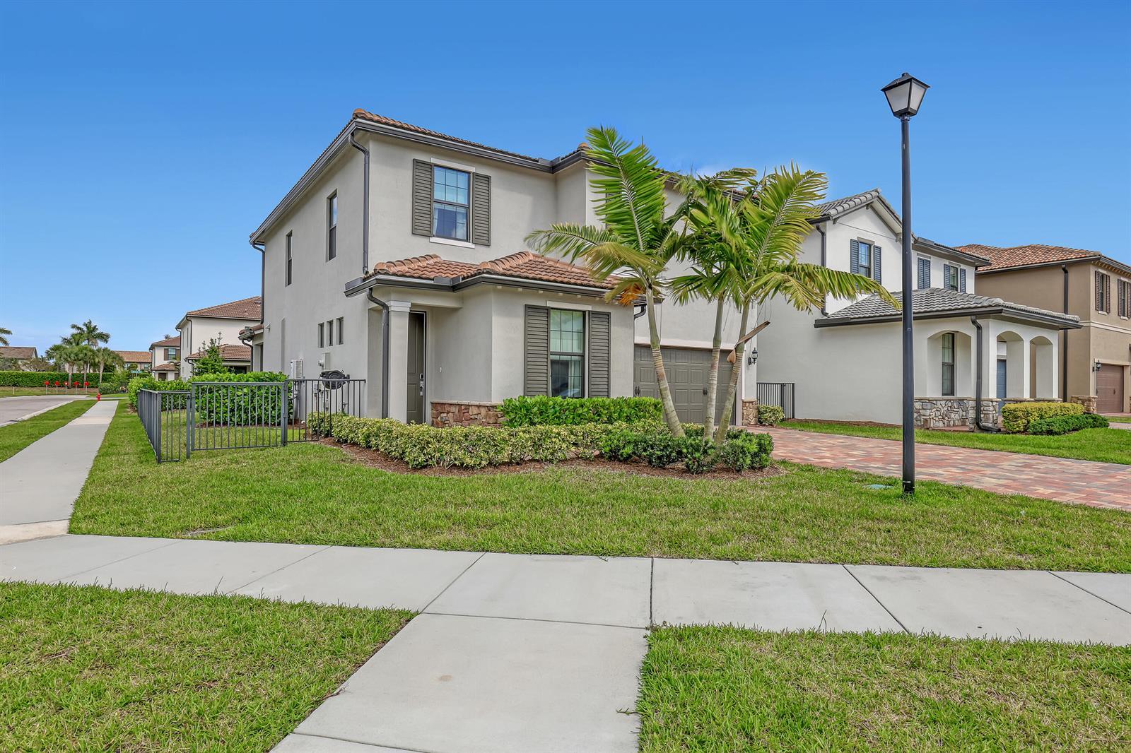 4740 Chantilly, Lake Worth FL 33467 photo 2