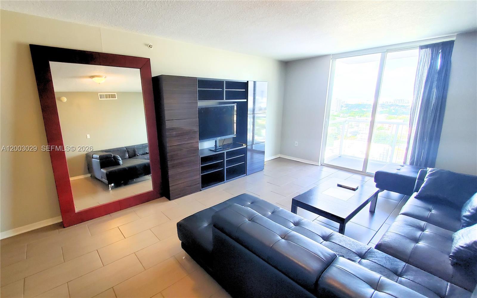 Miami, FL 33130 photo 3