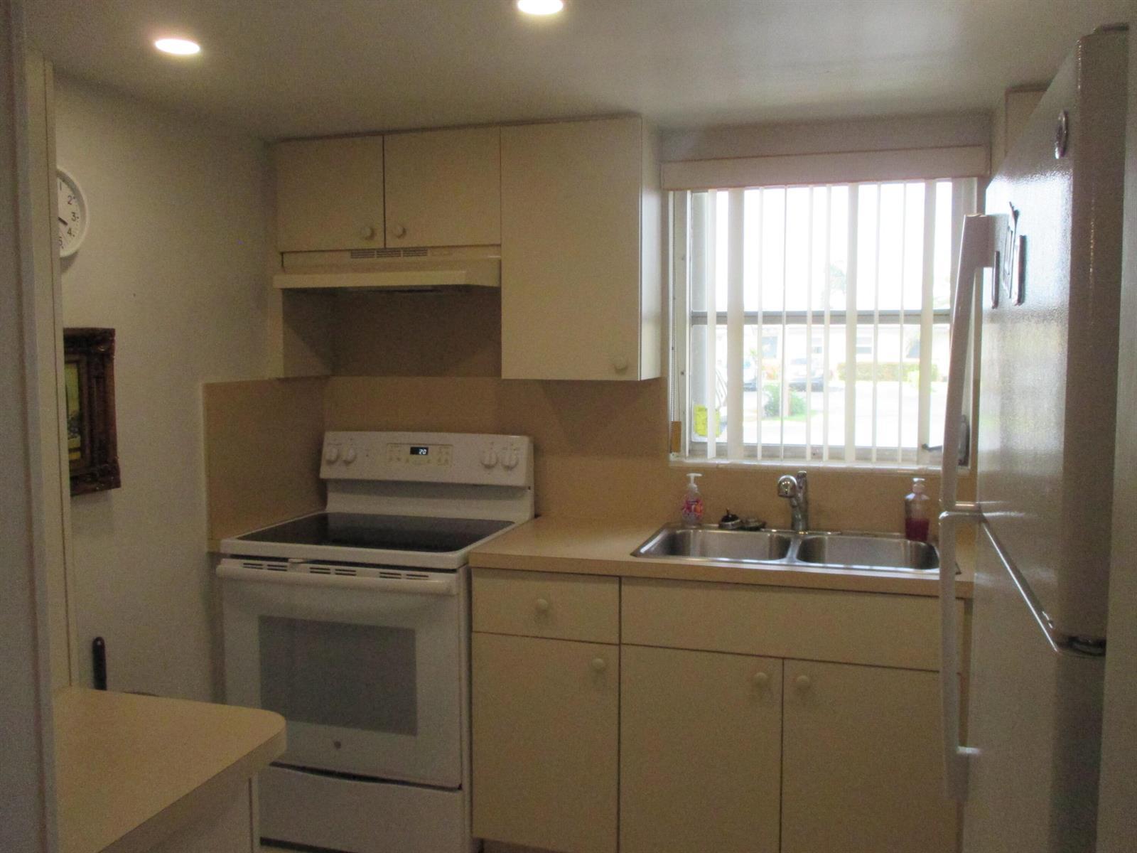2951 Ashley Drive W # D, West Palm Beach FL 33415 photo 2