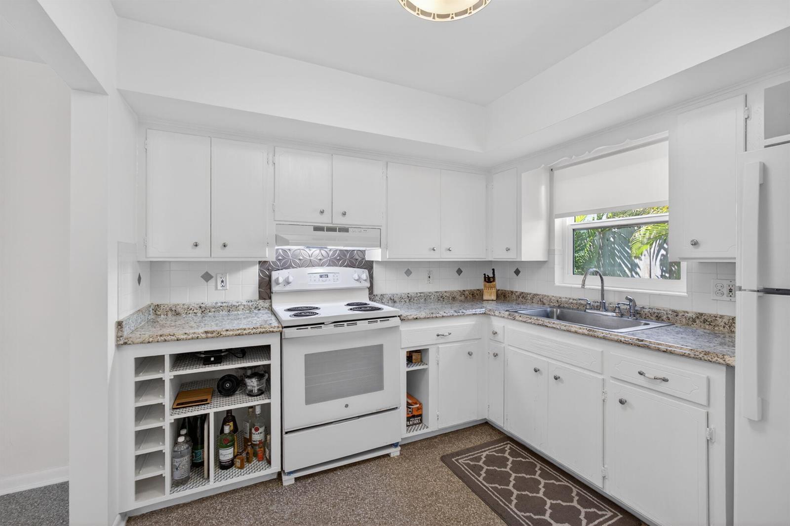 1817 N Ocean Breeze, FL 33460 photo 4