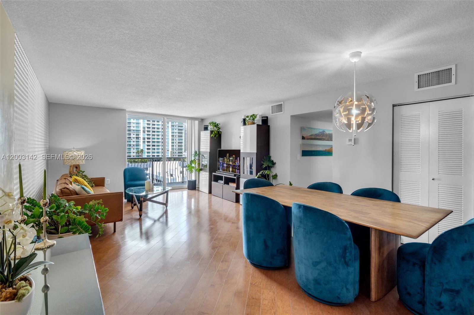 1200 Brickell Bay Dr # 1924, Miami FL 33131 photo 2