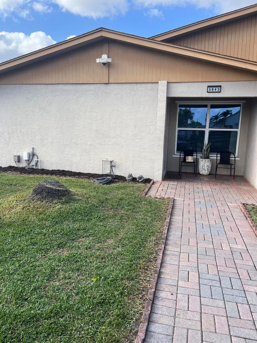 5843 Albert Road, West Palm Beach FL 33415