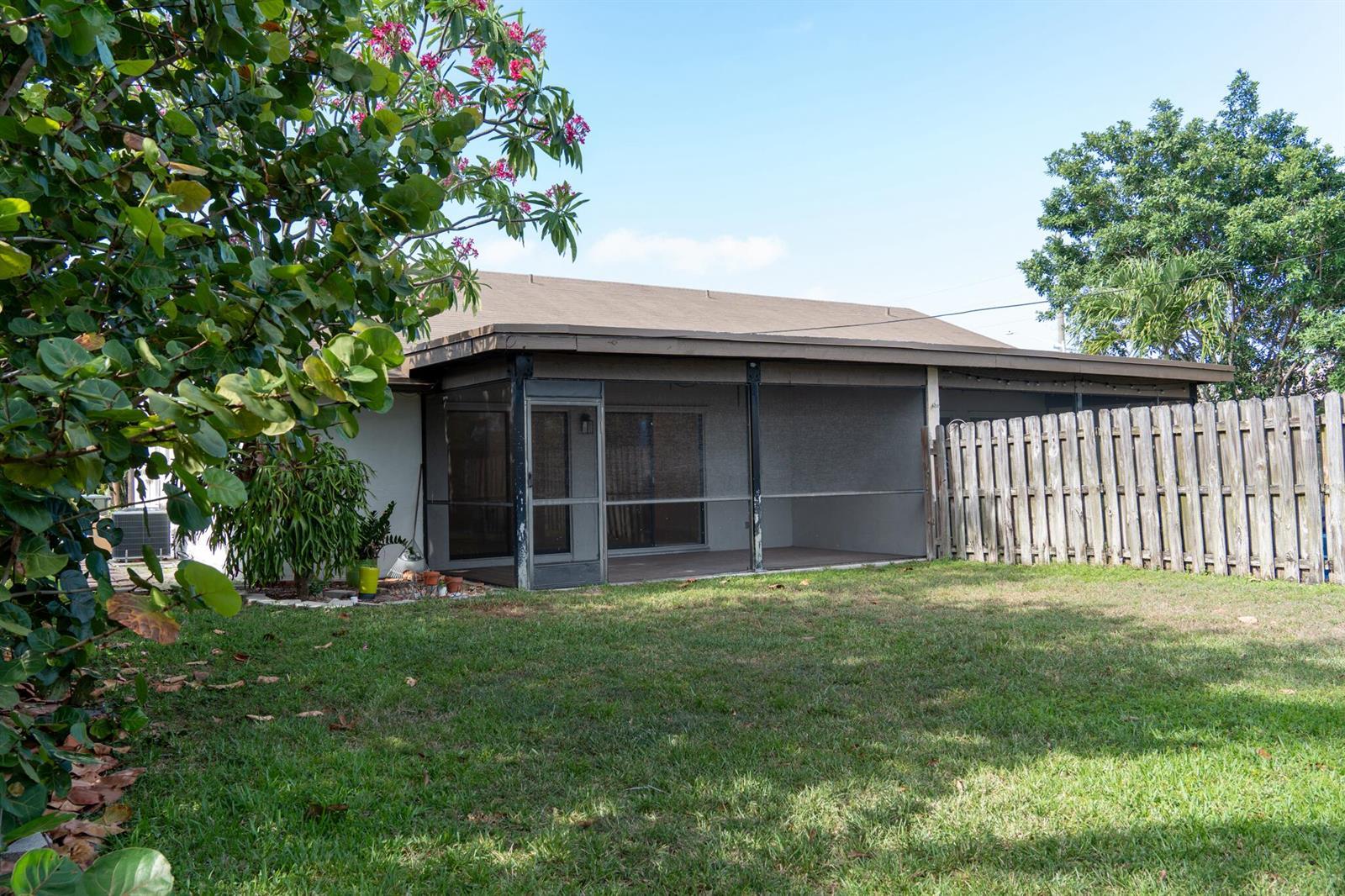 230 SW 1st Street, Boca Raton FL 33432 photo 3