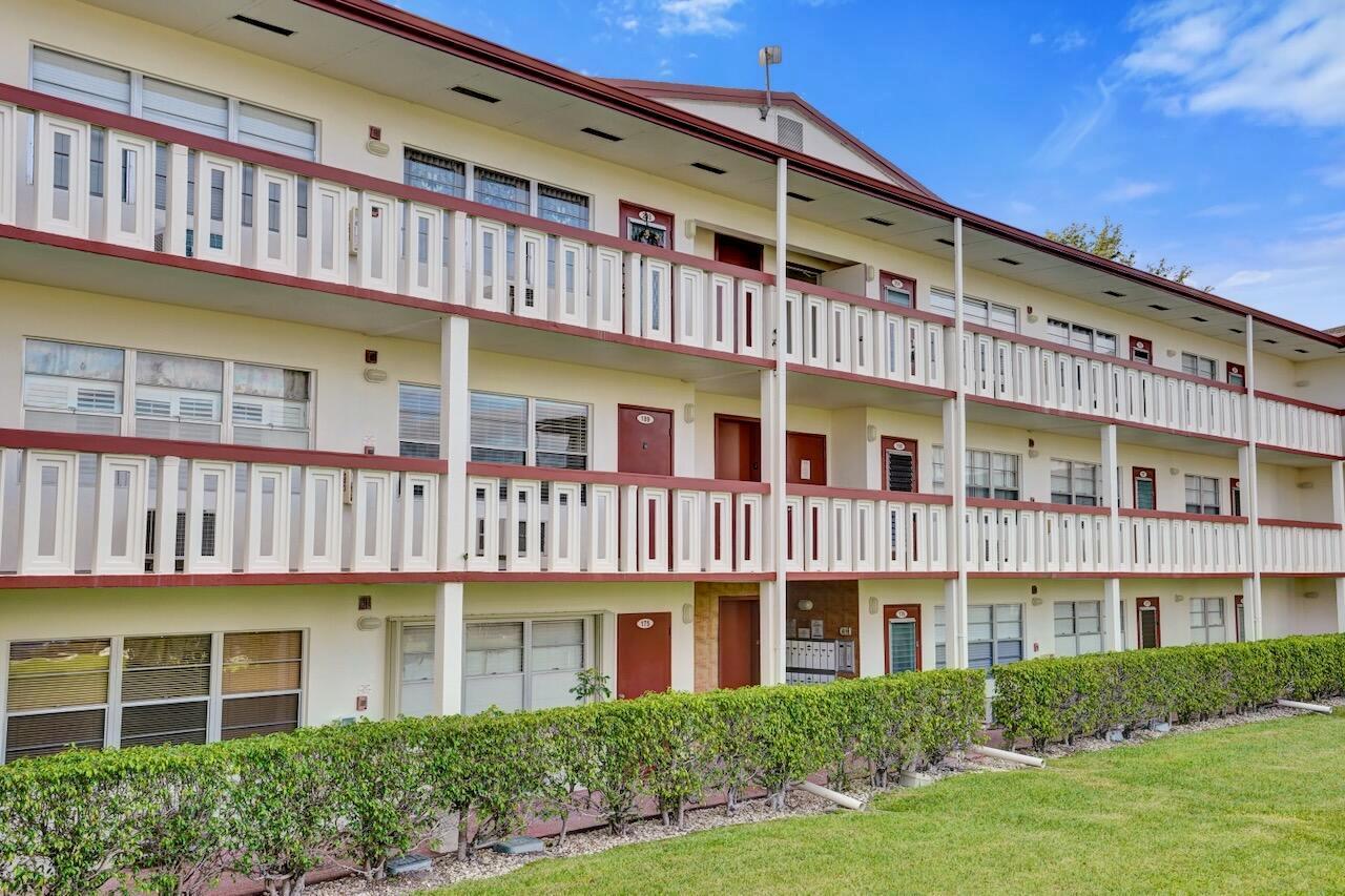 189 Brighton E, Boca Raton FL 33434