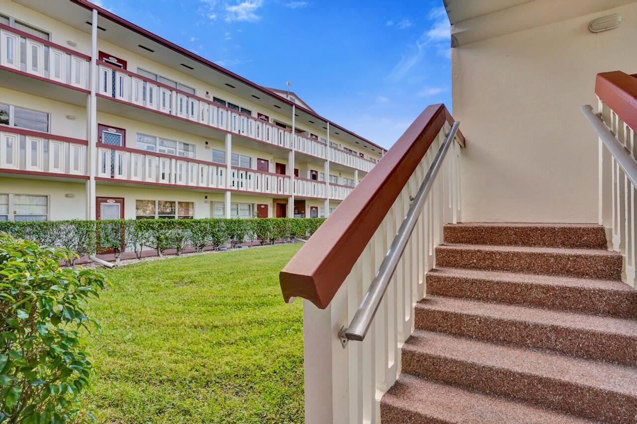 189 Brighton E, Boca Raton FL 33434 photo 4