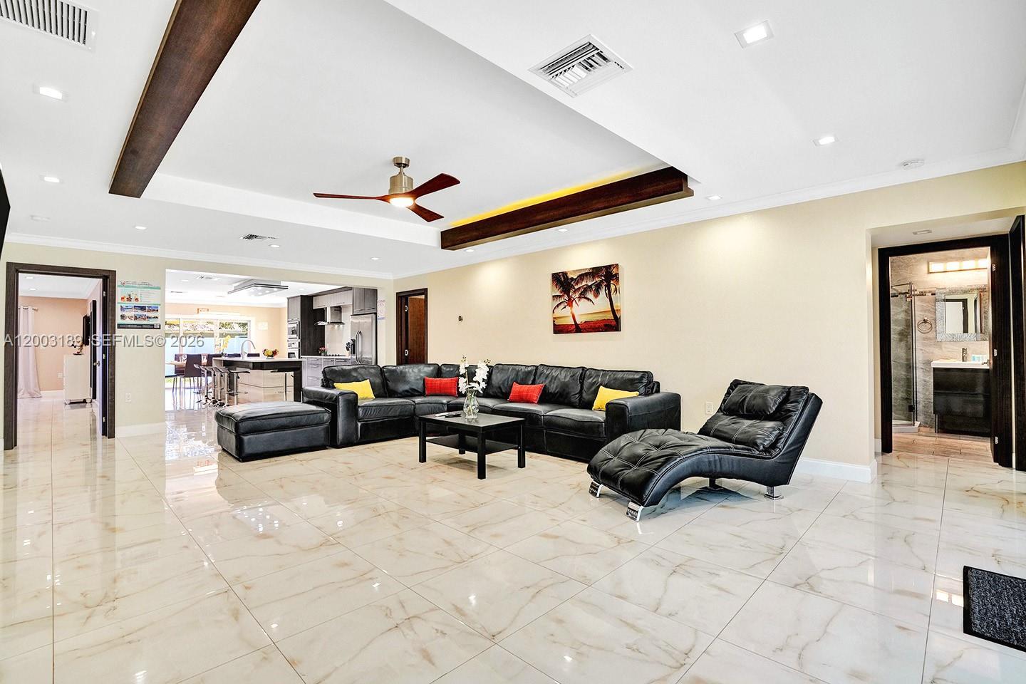 1318 Washington St, Hollywood FL 33019 photo 3